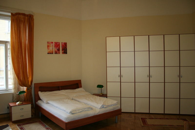 Walking Bed Budapest Hostel Eksteriør bilde
